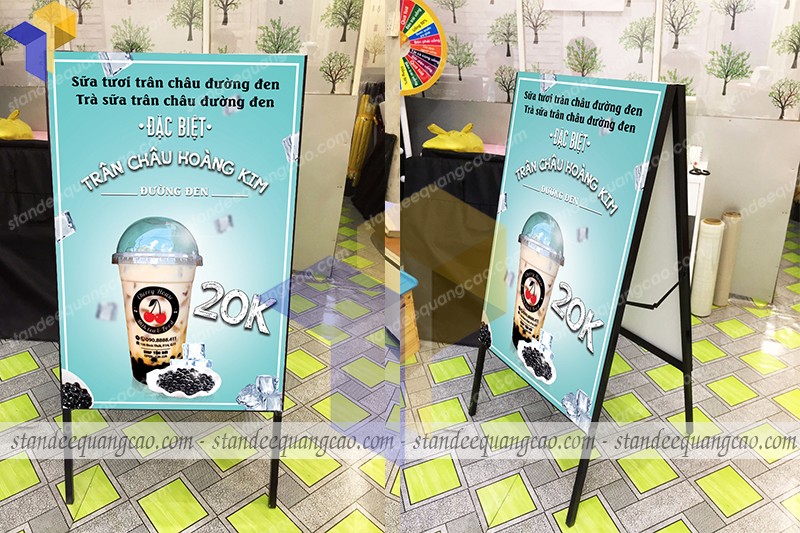 standee chân xếp chữ a
