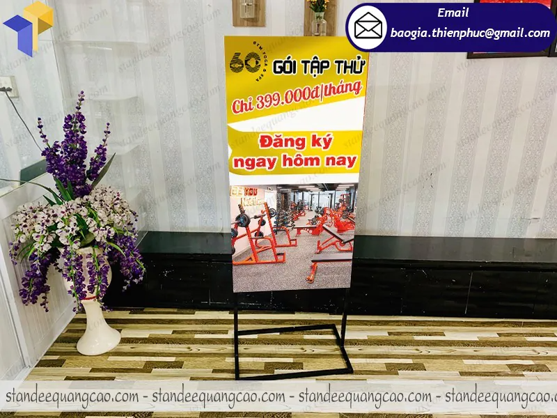 báo giá standee khung sắt quảng cáo giá rẻ