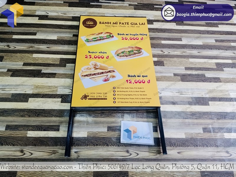 standee khung chân sắt chữ a