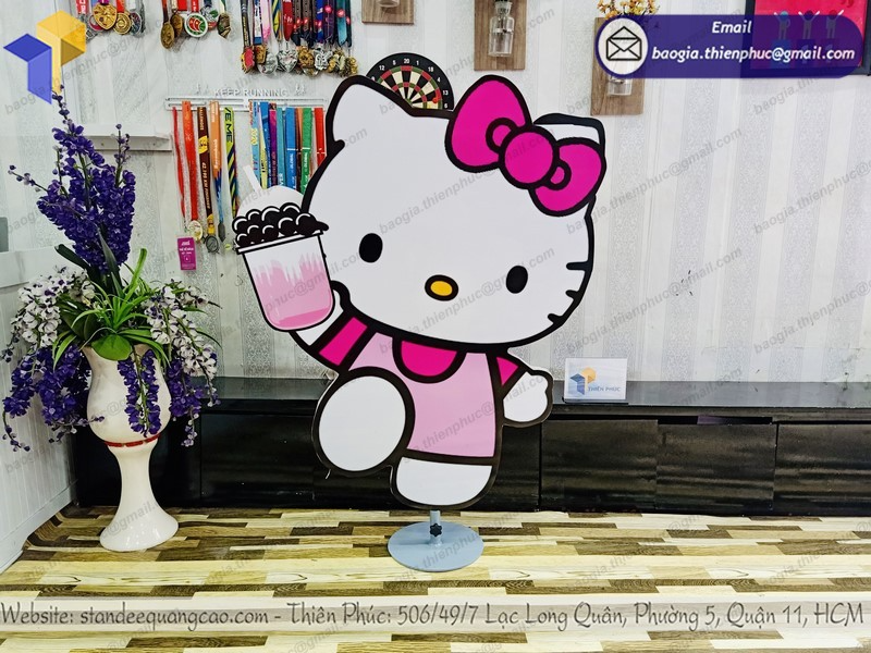 standee mockup nhân vật hoạt hình