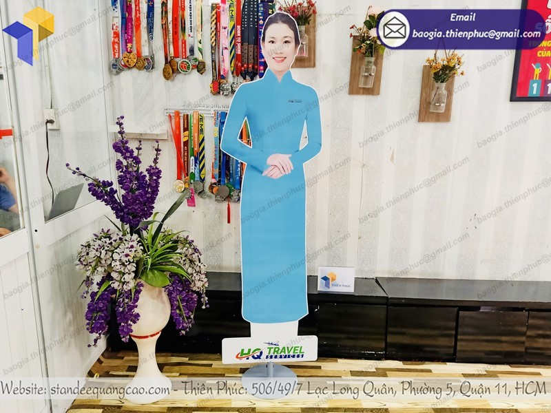 standee tiếp viên hàng không giá rẻ