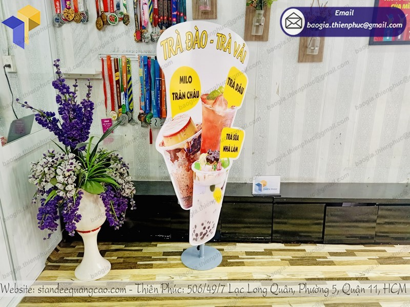 thiết kế standee mô hình ly cán formex