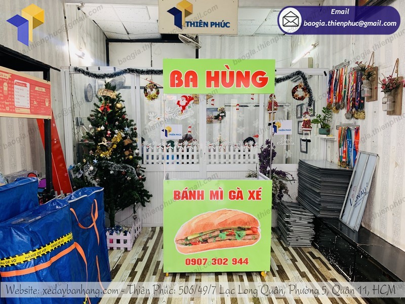 xe bán bánh mì mang đi